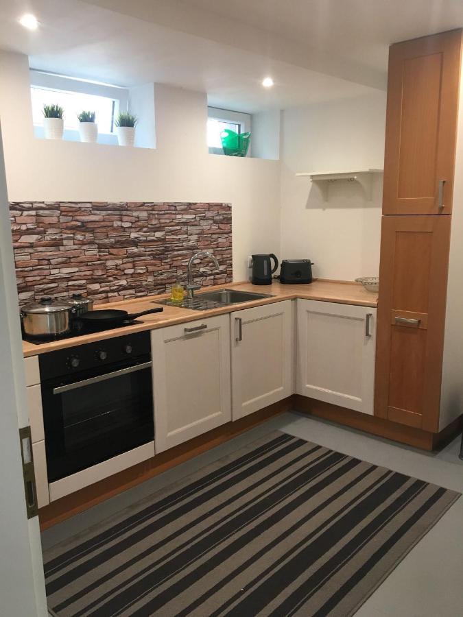 Mayen, Im Mohren, Privatzimmer Nr1, Waldrand, Nahe Nurburgring & Burg Eltz, Gemeinschaftsbad Kültér fotó
