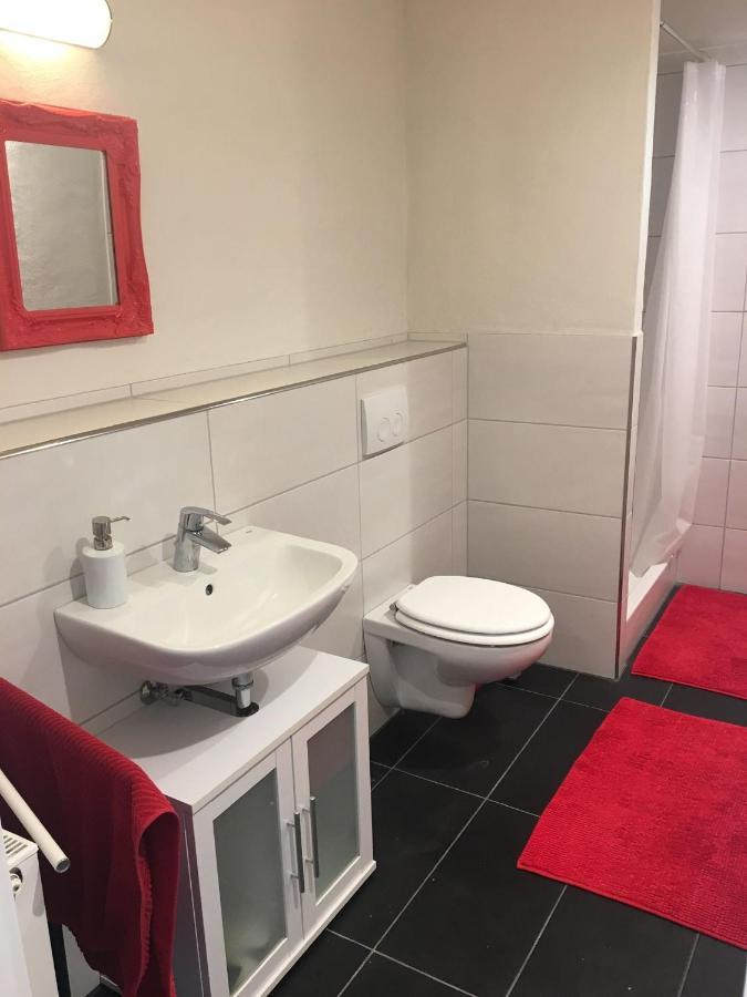 Mayen, Im Mohren, Privatzimmer Nr1, Waldrand, Nahe Nurburgring & Burg Eltz, Gemeinschaftsbad Kültér fotó